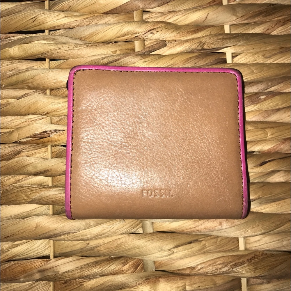 FOSSIL tan and pink mini wallet!